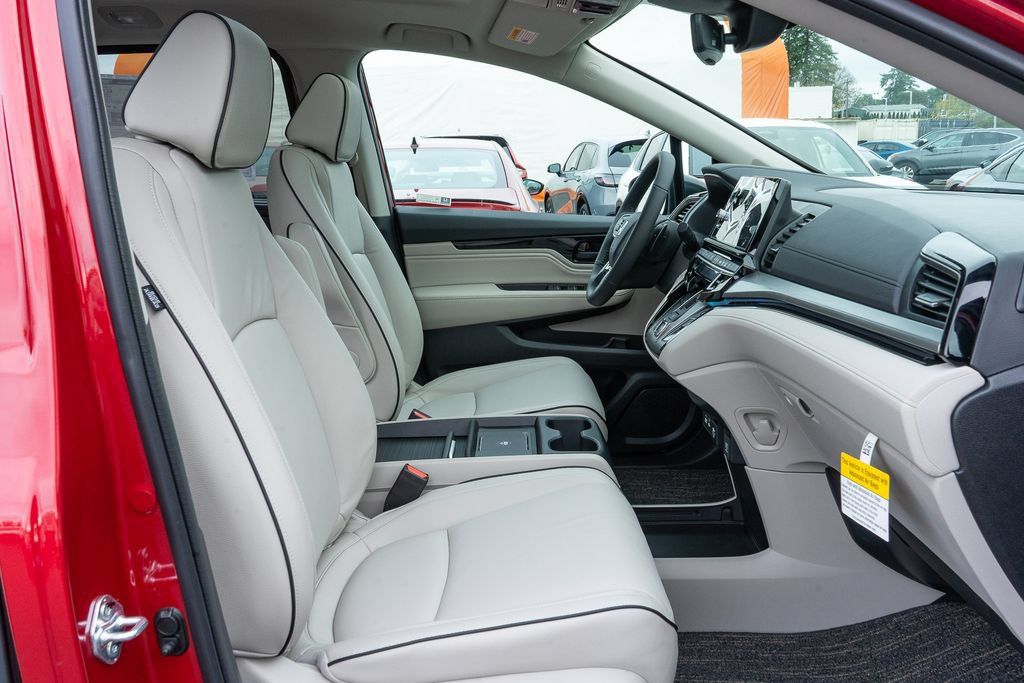 New 2026 Honda Odyssey Touring image 16