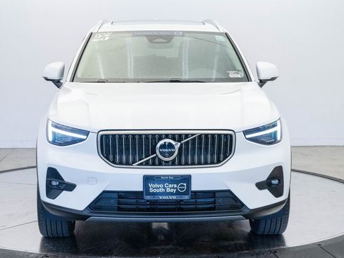 Used 2025 Volvo XC40 B5 Plus w/ Climate Package image 7