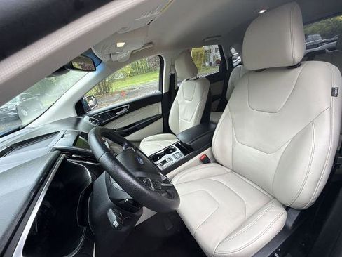Certified 2020 Ford Edge Titanium AWD/4WD image 11