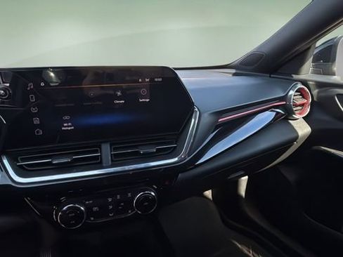 Certified 2024 Chevrolet Trax RS w/ Driver Confidence Package image 18