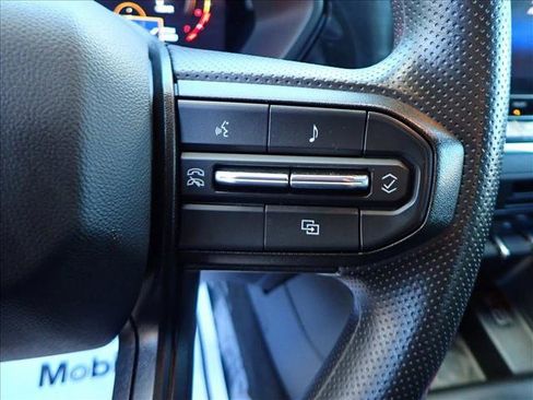 Used 2024 Chevrolet Colorado W/T image 13