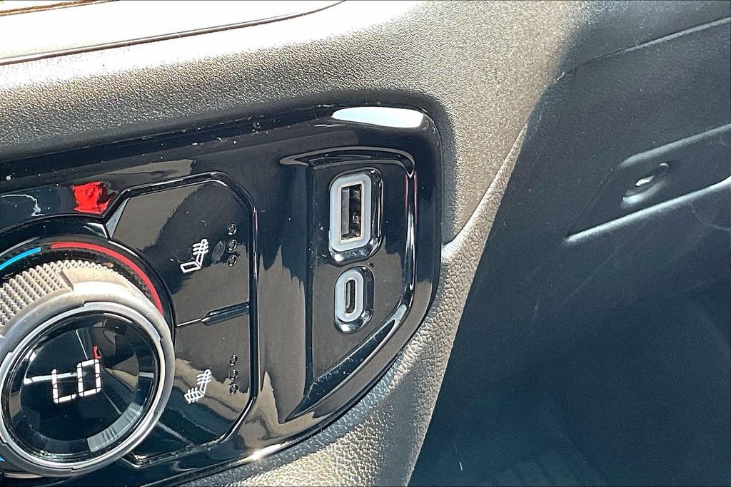 Used 2025 Chevrolet Silverado 1500 RST AWD/4WD image 17