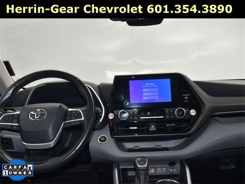 Used 2023 Toyota Highlander XLE image 22