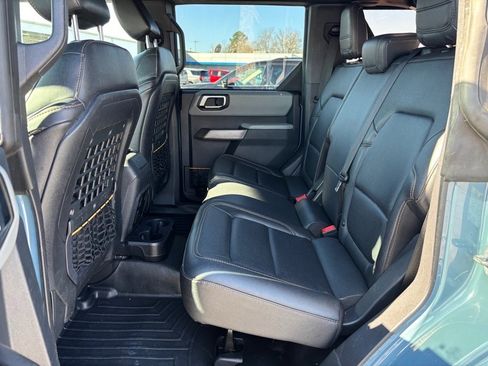 Used 2023 Ford Bronco Badlands image 12