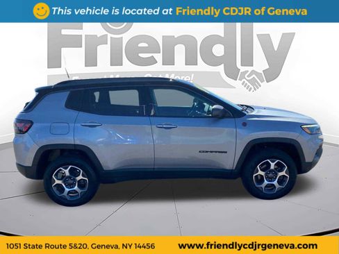 Used 2022 Jeep Compass Trailhawk w/ Trailhawk Elite Group image 4