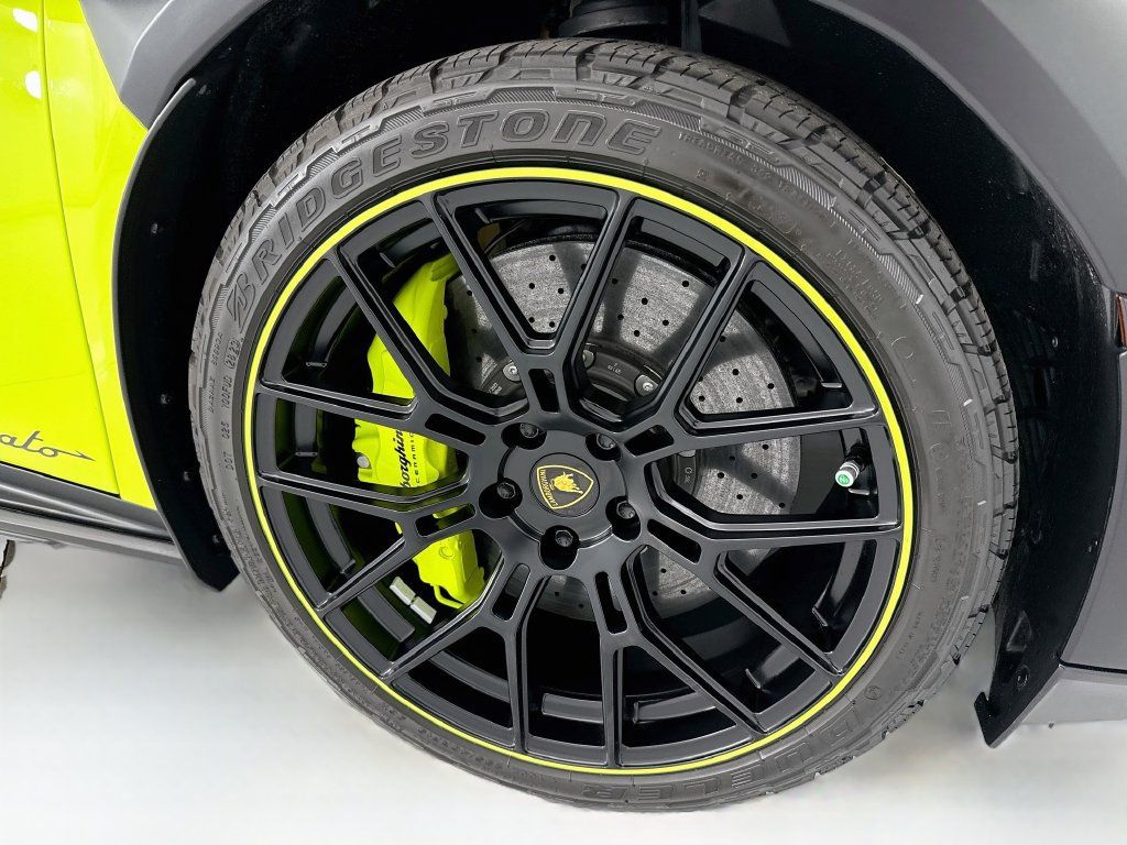 Used 2024 Lamborghini Huracan Sterrato AWD/4WD image 28