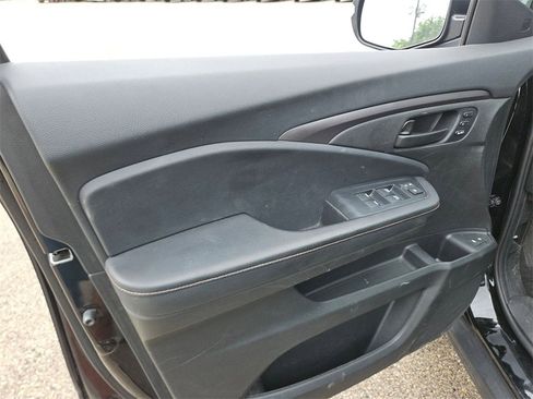 Used 2022 Honda Pilot TrailSport image 13