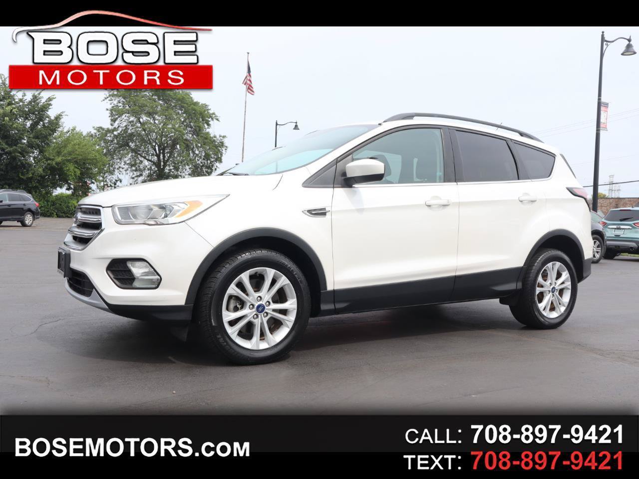 Used 2017 Ford Escape SE w/ Equipment Group 201A AWD/4WD image 1