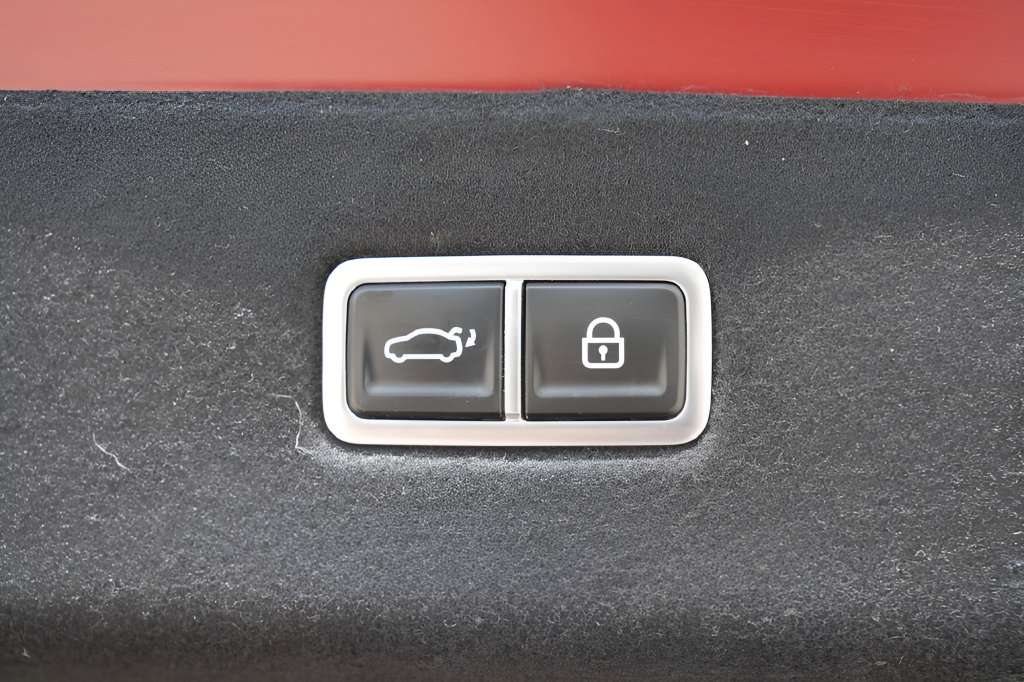 Certified 2025 Hyundai Ioniq 6 SEL AWD/4WD image 11