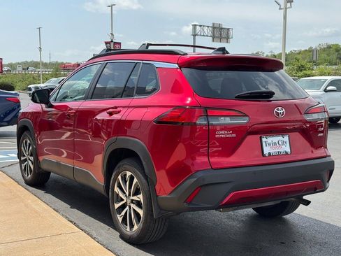 Certified 2025 Toyota Corolla Cross XLE w/ Convenience Package AWD/4WD image 7