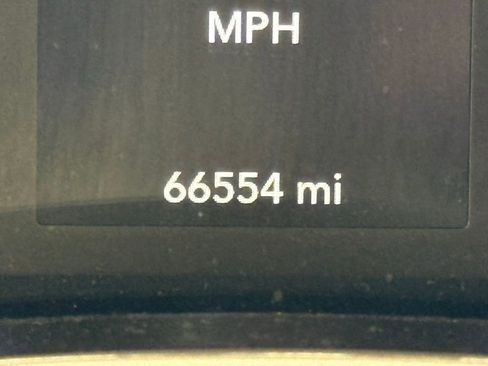 Used 2020 Chrysler Pacifica Touring w/ S Appearance Package image 20