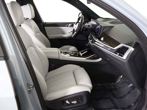 Used 2024 BMW X7 xDrive40i w/ Executive Package image 36