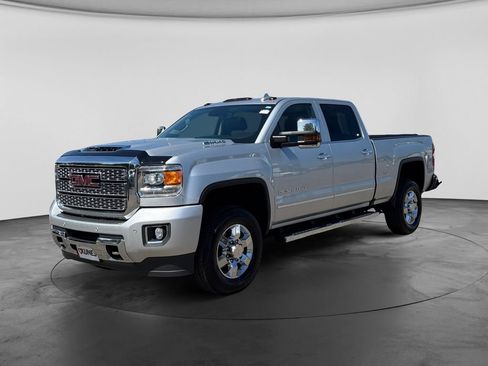 Used 2018 GMC Sierra 3500 Denali w/ Duramax Plus Package AWD/4WD image 5