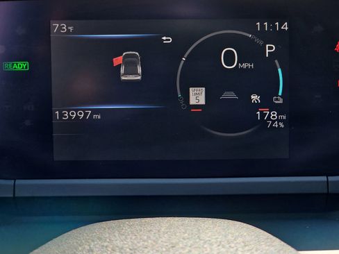 Used 2024 Toyota bZ4X XLE w/ Weather Package AWD/4WD image 18