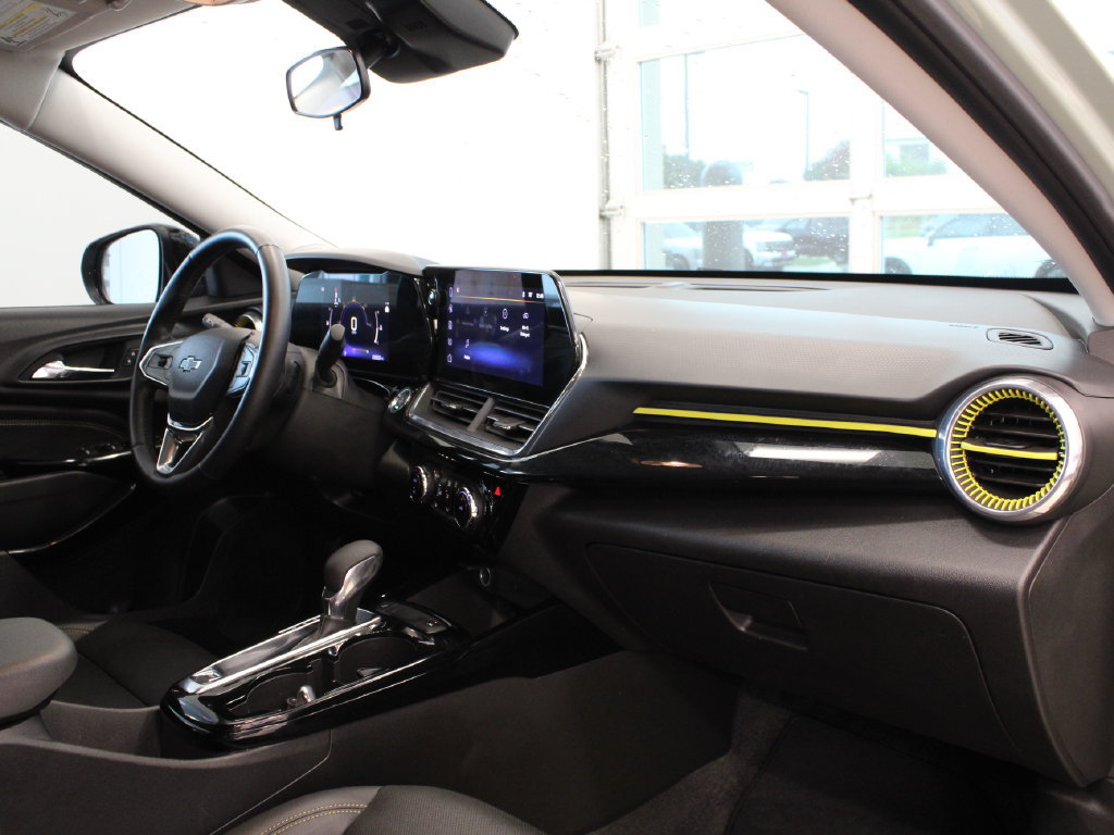 Used 2025 Chevrolet Trax ACTIV w/ Driver Confidence Package FWD image 18
