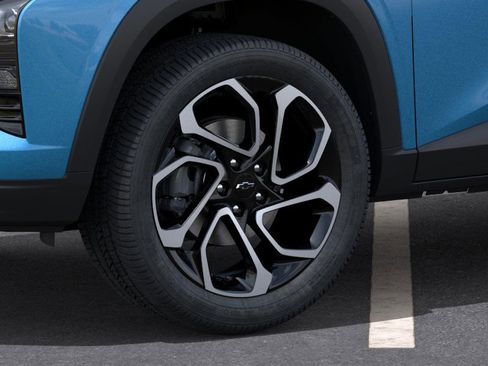 New 2025 Chevrolet Trax RS w/ Sunroof Package image 9