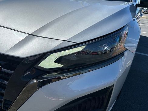 Used 2023 Nissan Altima 2.5 SR image 11