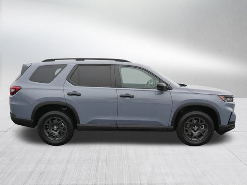 Certified 2025 Honda Pilot TrailSport image 8