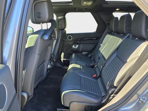 Certified 2025 Land Rover Discovery S AWD/4WD image 14