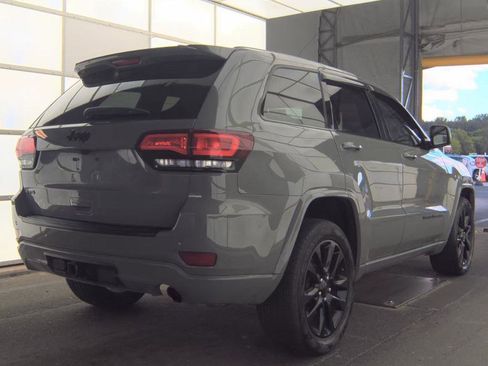 Used 2021 Jeep Grand Cherokee Laredo X AWD/4WD image 11