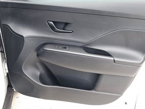 Used 2025 Hyundai Kona SEL image 33