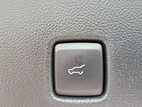 Used 2023 Ford Escape SE FWD image 10