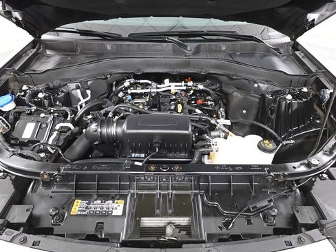 Certified 2024 Ford Explorer XLT image 31