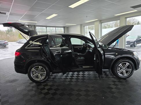 Used 2022 Mercedes-Benz GLC 300 image 17