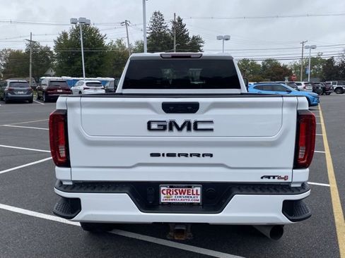 Used 2023 GMC Sierra 2500 AT4 image 4