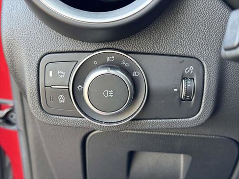 Used 2023 Alfa Romeo Stelvio Veloce image 17