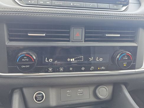 Used 2023 Nissan Rogue SV FWD image 22