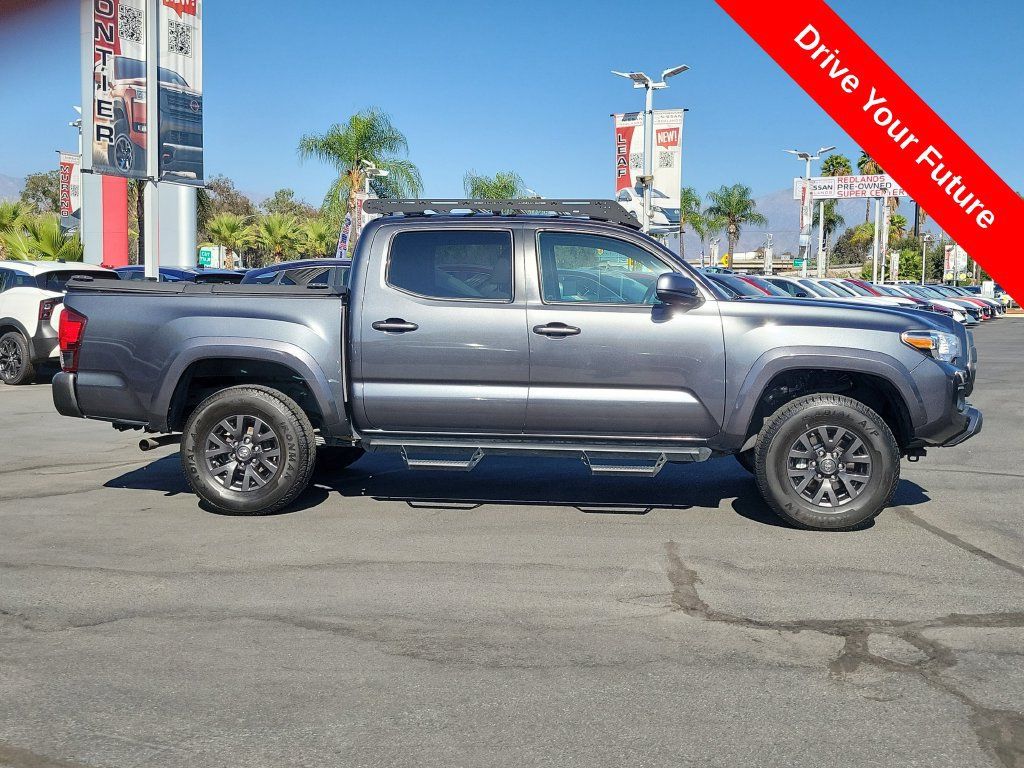 Used 2020 Toyota Tacoma SR5 RWD image 33