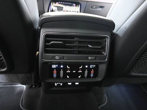 Used 2019 Audi Q8 Premium Plus w/ Premium Plus AWD/4WD image 31