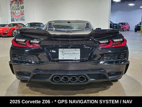 Used 2025 Chevrolet Corvette Z06 RWD image 11