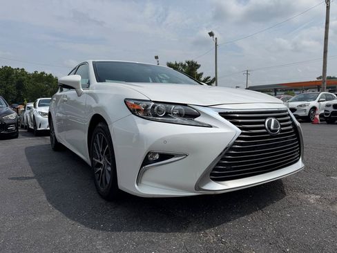 Used 2016 Lexus ES 350 w/ Premium Package w/Wood Trim FWD image 3