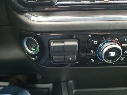 Certified 2024 GMC Sierra 2500 SLT w/ SLT Premium Package image 22