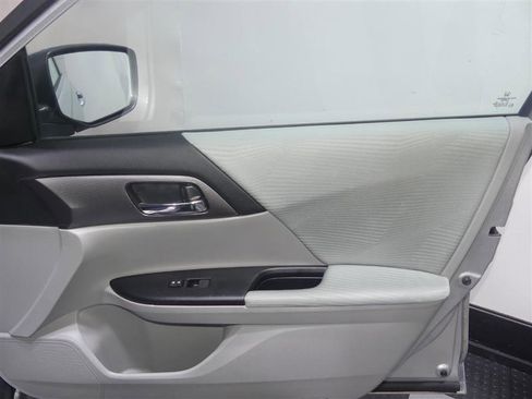 Used 2014 Honda Accord LX image 18