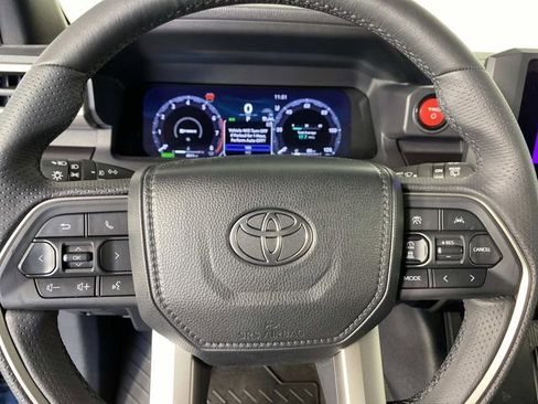 Used 2025 Toyota 4Runner TRD Off-Road AWD/4WD image 15