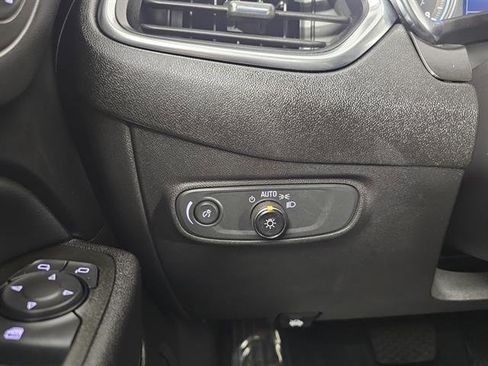 Used 2024 Chevrolet Equinox LT image 41