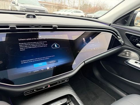 Used 2025 Mercedes-Benz E 450 4MATIC Sedan image 33