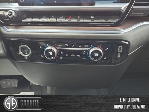 Used 2024 GMC Sierra 1500 SLT AWD/4WD image 19