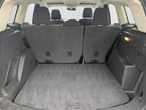 Used 2017 Ford Escape SE FWD image 6