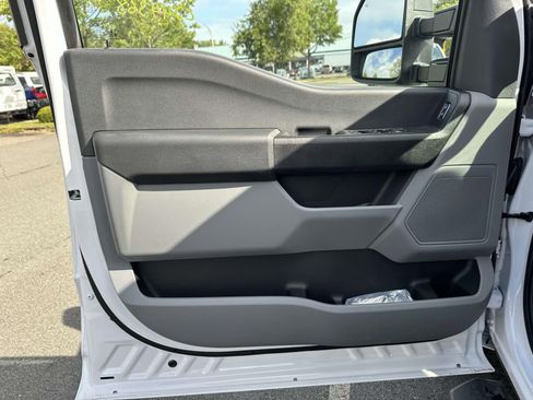 New 2024 Ford F350 XL w/ XL Chrome Package image 8