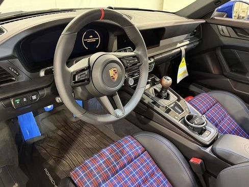 Used 2026 Porsche 911 Carrera RWD image 5