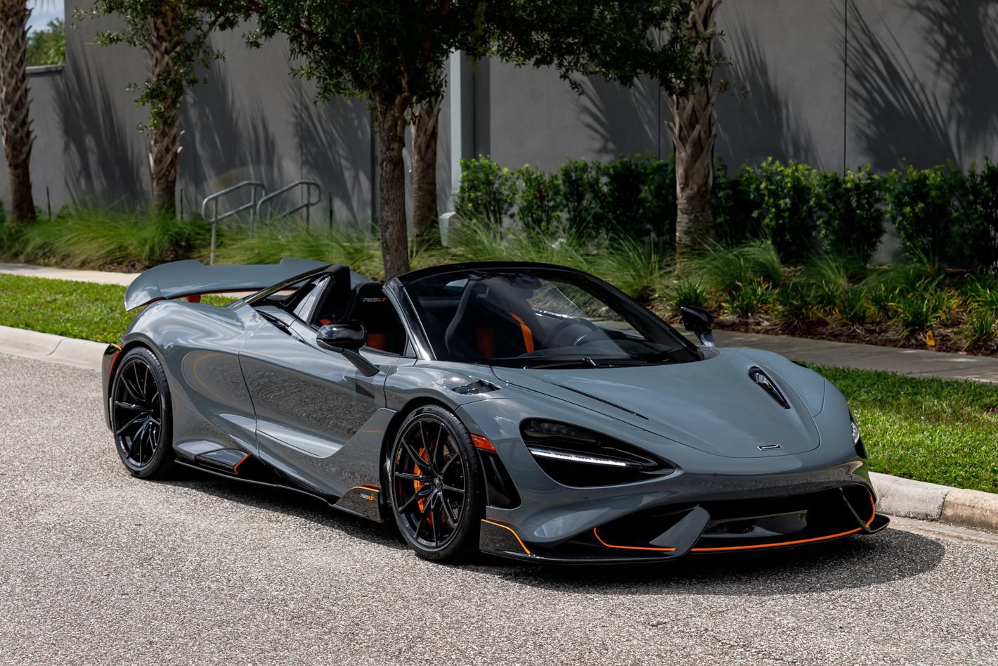 Used 2022 McLaren 765LT RWD image 8