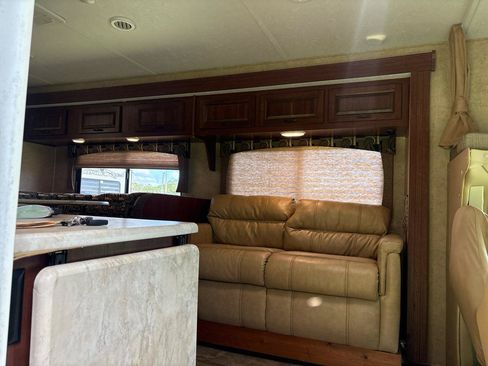 Used 2014 Ford E-450 and Econoline 450 Super Duty w/ Motorhome Prep Package RWD image 10
