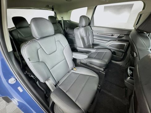 New 2025 Kia Telluride S image 30