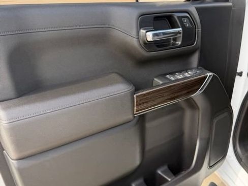 Used 2022 Chevrolet Silverado 1500 RST w/ Redline Edition RWD image 12