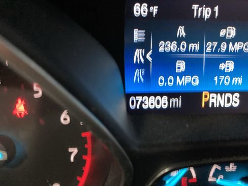 Used 2017 Ford Escape SE w/ SE Leather Comfort Package AWD/4WD image 11