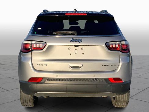Used 2024 Jeep Compass Limited image 4